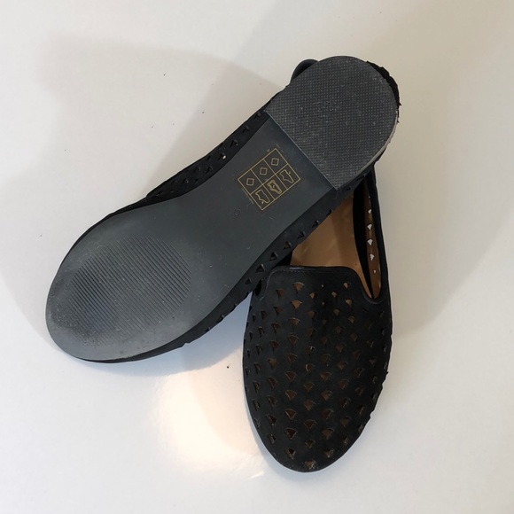 Kimchi Blue Perforated Black Loafer - Size 6 - Picture 3 of 5